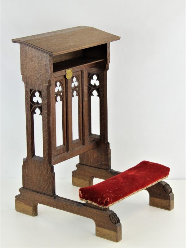 Antieke houten bidstoel - Amelie Thibaut 1902
